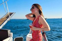 Istanbul: Small-Group Yacht Cruise with Snacks, Sunset or Daytime