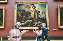Louvre Museum Guided Tour with Artist