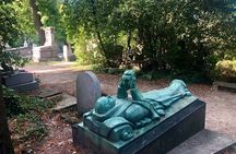 2.5 Hour Walking Tour of Père Lachaise Cemetery from Paris