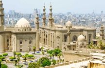 Tour to Pyramids of Giza, Islamic Cairo and Khan El Khalili 