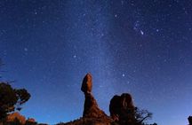 Astro-Photo, Hiking and Stargazing Tour in Arches National Park