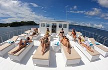 4 hours Red Whale Party Yacht in Boracay