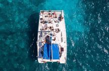 Deluxe Catamaran to Isla Mujeres with Open National Bar in Cancún