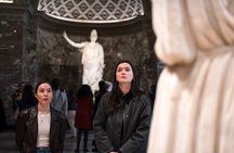 Paris Louvre Small Group Tour with Pre-Reserved Tickets