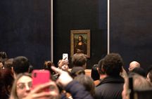Paris Louvre Small Group Tour with Pre-Reserved Tickets