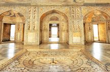 Delhi to Agra and Taj Mahal Day Trip by Express Train with Lunch