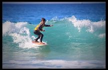 Beginner group surf lesson