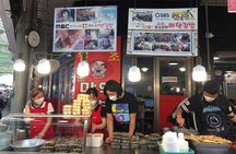 Seoul: Gyeongbok Palace, Bukchon Village, and Gwangjang Tour