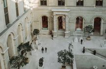 Mona Lisa and Treasures: Louvre Museum Experience 6-people Max
