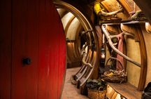 Small Group Luxury Hobbiton Tour incl. Lunch From Auckland