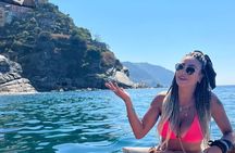 Swim&Enjoy 5 terre on the PINK Hyena with Captain Jenny!