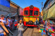 Bangkok: Floating and Train Market with Paddleboat Ride