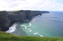 From Dublin: Cliffs of Moher, Boat Tour & Aillwee Cave