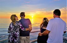 Key West Sunset Cruise: Dinner, Live Music & Drinks Included