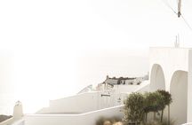 Santorini: Private Tour in the Picturesque Village of Oia
