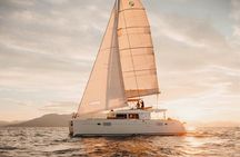 Heraklion: Private Catamaran Cruise to Dia with Meal & Drinks