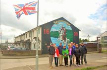 2hours Republican & Loyalist Mural Black Taxi Tour from Belfast 