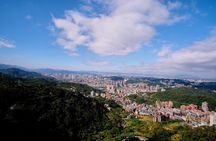 Private Maokong Gondola & Shiding Handmade Noodle DIY Tour