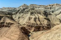Singing dunes & Aktau mountains group tour to Altyn Emel 