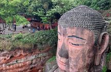 One Day Trip to Chengdu Panda Base and Leshan Buddha Tour