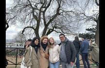 Montmartre Highlights: Private Walking Tour with Sacré-Cœur