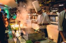 3-Hour Lotus Mega Yacht Dinner Experience in Dubai Marina