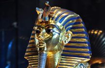 Private tour to Giza pyramids and Egyptian museum and old Cairo 