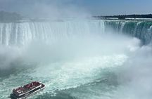 Tour of Niagara Falls with Cruise and Lunch from Toronto