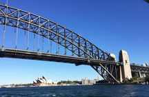 Sydney Harbour Highlights & Aussie Bites Catamaran Cruise