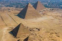 Half Day Tour in Pyramid of Giza With Lunch at 9 Pyramids Lounge