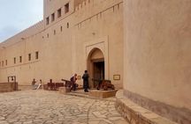 Nizwa and Jebel Akhdar Discovery: Guided Small Group Experience