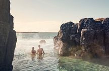 Private Golden Circle & Sky Lagoon Transfer and lunch (Up to 8 P)