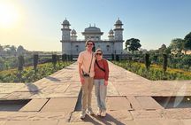 Private Taj Mahal and Agra Car Tour from Delhi with 5* Lunch