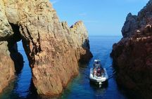 Getaway to the Calanques of Piana de Cargèse in a small group