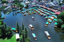Trajinera ride in Xochimilco