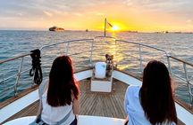 Sunset & Skyline Happy Hour Yacht Cruise