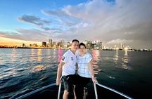 Sunset & Skyline Happy Hour Yacht Cruise