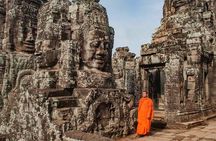 Private Tour to Angkor Wat and Bayon Temple with Pickup