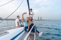Barcelona: 1 hour sailing experience with drinks and snacks