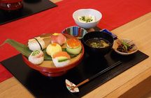 Sushi, Bento or Gyoza Class in Tokyo with Miki + Transfers
