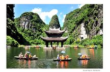 Fullday Ninh Binh Tour from Hanoi: Mua Caves, Hoa Lu, Trang An