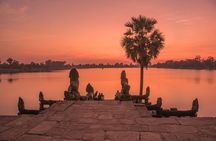 Private Tour to Angkor Wat and Bayon Temple with Pickup
