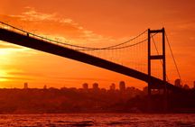 Istanbul Bosphorus Sunset Yacht Cruise with Snack and Refreshment