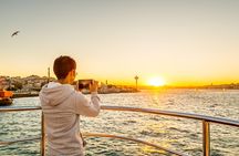 Istanbul Bosphorus Sunset Yacht Cruise with Snack and Refreshment