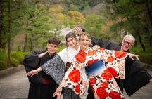 A Privately Guided Photoshoot in Beautiful Kyoto by a Pro