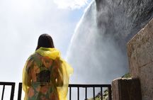 Niagara Falls Small Group Day Tour with Boat & Behind the Falls