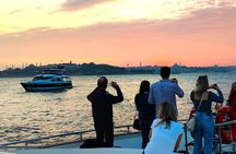 Istanbul Bosphorus Sunset Yacht Cruise with Snacks & Live Guide