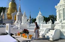 Chiang Mai Tuk Tuk Evening Tour with Temples & Street Foods