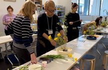 Traditional Japanese Flower Styling Workshop - Ikebana in Kyoto