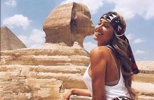 Private Guided Tour: Pyramids, Museum & Khan with Lunch & Drinks